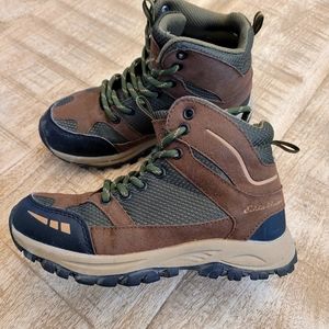 Kids Eddie Bauer Boots size 1